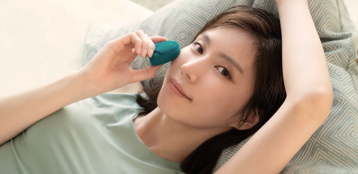 FOREO LUNA 4 go travel cleansing device