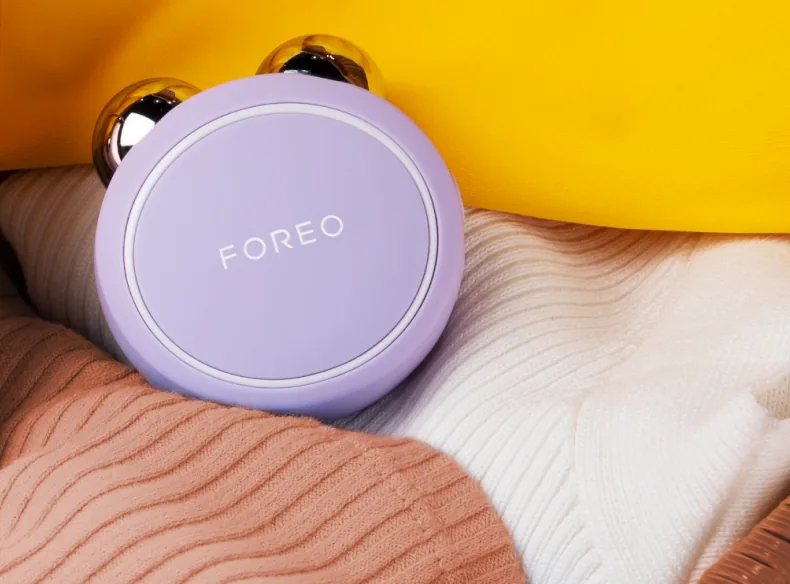 FOREO's BEAR™ 2 go Microcurrent Device