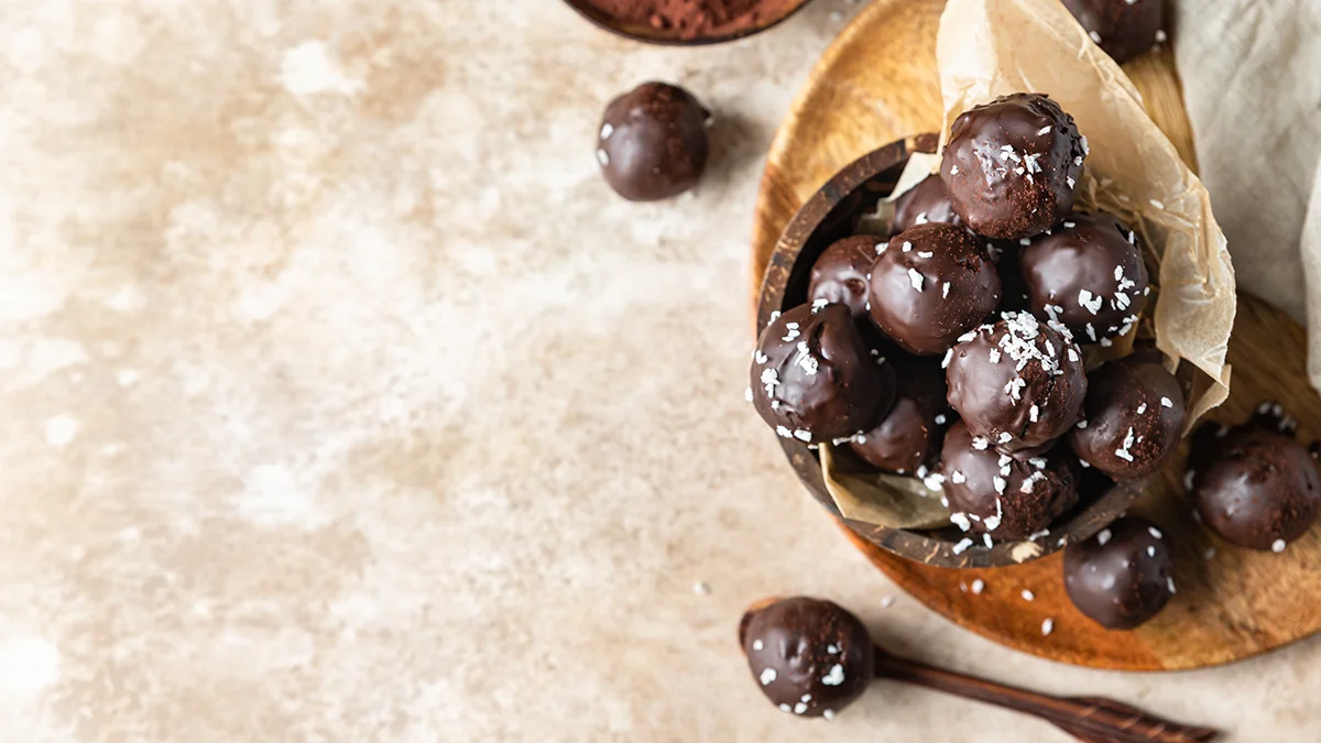 Chocolate pralines ready for the taking in the bowl