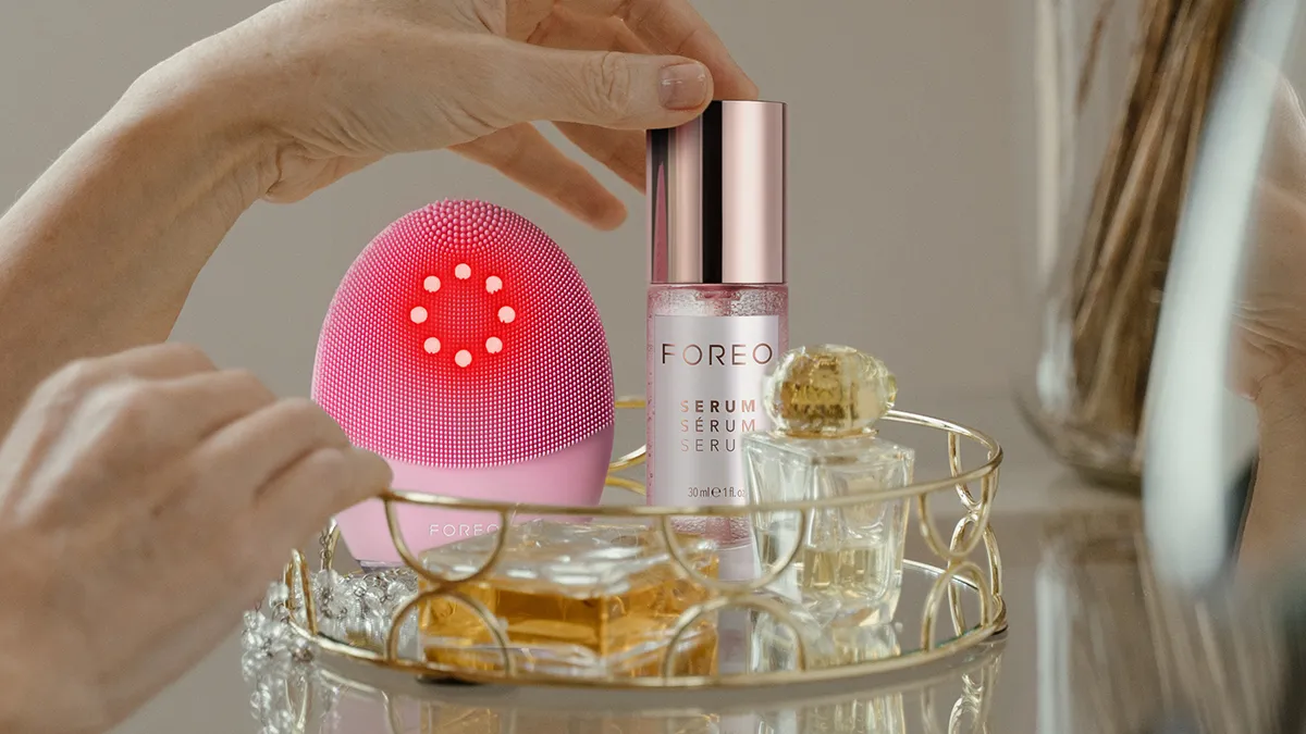 LUNA 4 plus and Serum 2.0 on a nightstand 