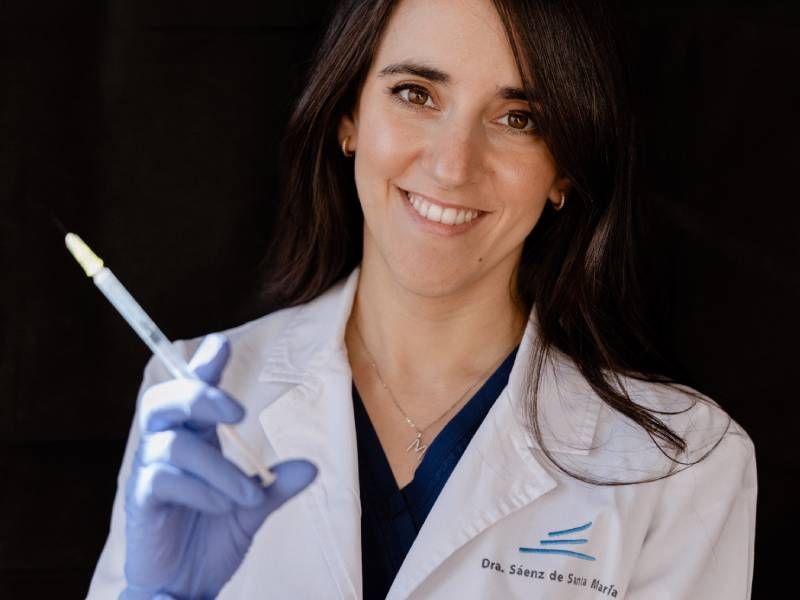 La doctora Mercedes Saenz de Santa María en su clínica Mujeres que inspiran