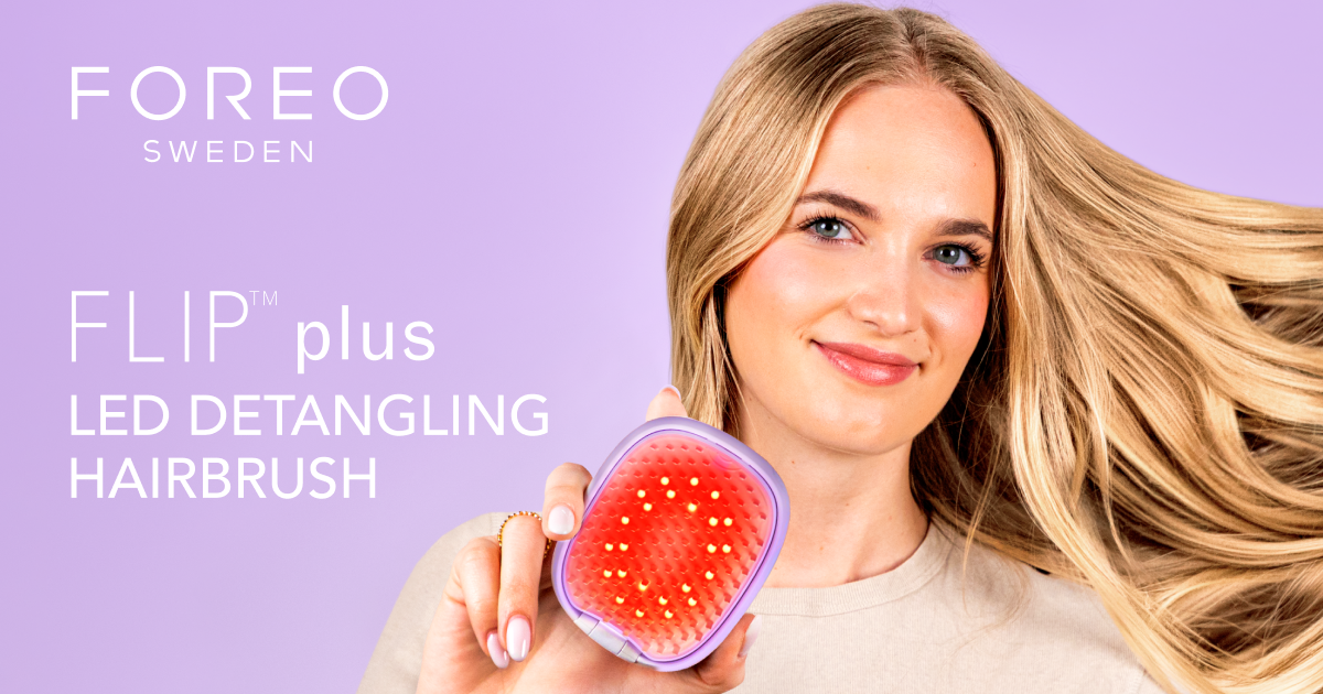 FOREO FLIP plus LED detangling hairbrush in lavender