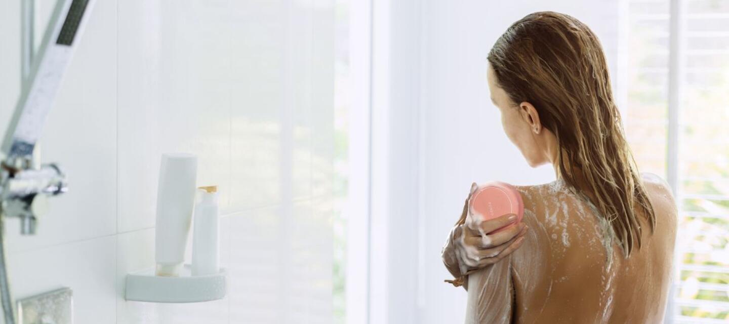 El dispositivo de cuidado corporal de Foreo Luna 4 Body es perfecto para acompañarte en la ducha. El dispositivo de cuidado corporal de Foreo Luna 4 Body es perfecto para acompañarte en la ducha.
