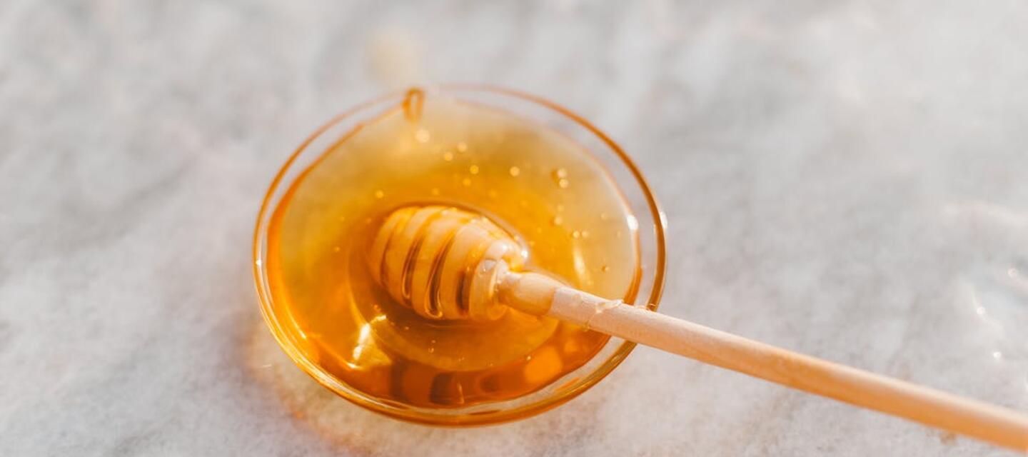 La miel como elixir para el cuidado de la piel