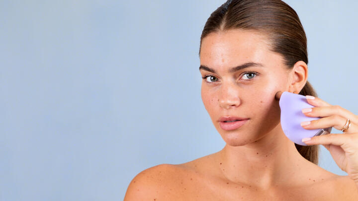 New FOREO KIWI™ Derma - Microdermabrasion and Pore Vacuum | FOREO